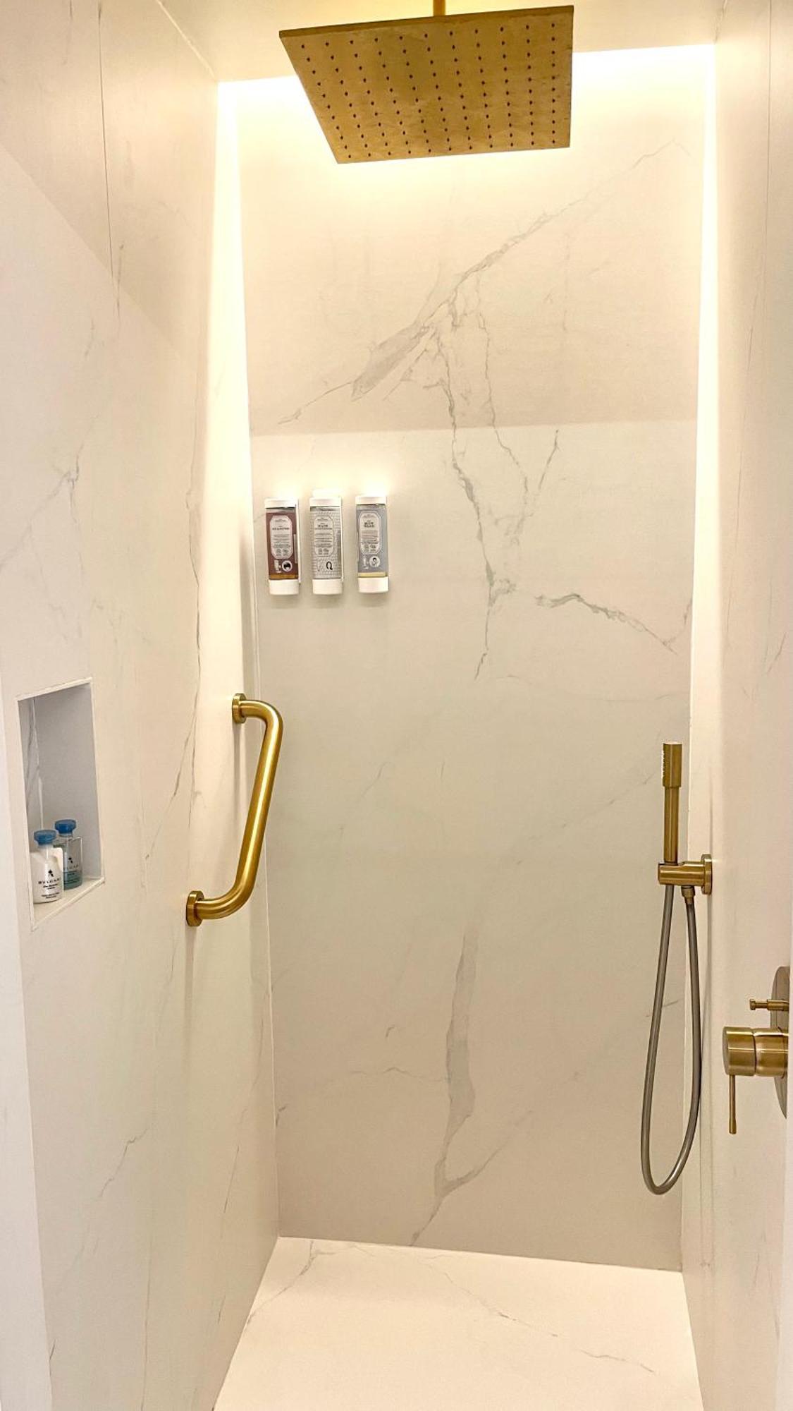 Luxury Suites & Apartments Mondrian Market Square II 바르샤바 객실 사진