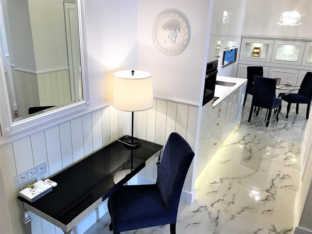 Luxury Suites & Apartments Mondrian Market Square II 바르샤바 외부 사진